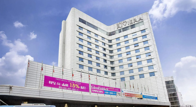 Hotel Riviera Yuseong, Prenota Hotel Yuseong-gu Daejeon, vicino a Daejeon Stadium