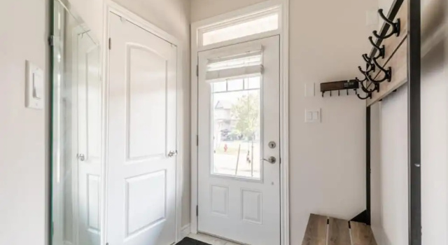 Modern Lakeshore 3BR 3BA TH Free Parking BBQ, Varaa Hotelli Vineland Ontario