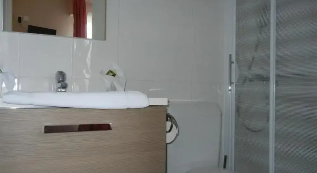 Двухместный номер Comfort с балконом Hotel des Pins