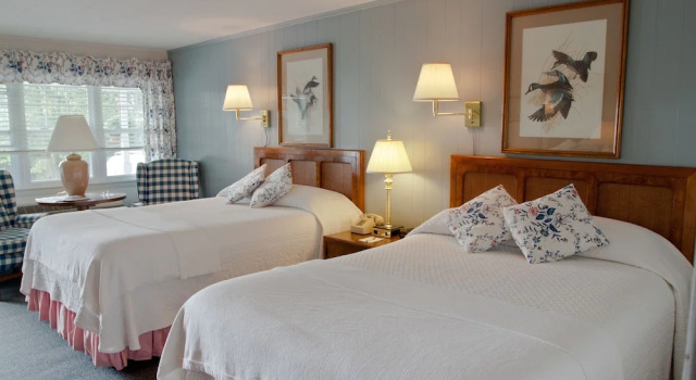 Четырёхместный номер Standard с балконом Mount Battie Inn