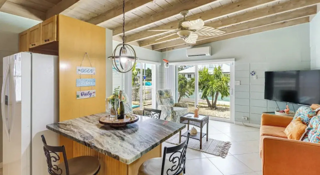 Коттедж Key Colony Beach Waterfront Villa