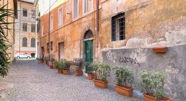 Newly Renovated Studio In Piscinula - Trastevere, Забронировать Апартаменты/квартира Трастевере Рим, рядом с Уста истины