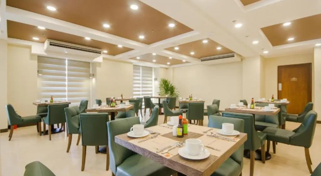 Люкс Microtel Inn & Suites by Wyndham San Fernando