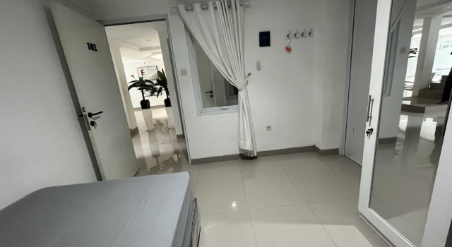 Номер Deluxe OYO 93721 RuPA Near LRT Velodrome 2 Rawamangun