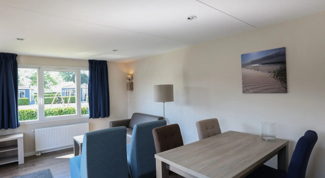 Nice chalet in a holiday park directly on the recreational lake and the Veluwe, Prenota Chalet Lathum Gheldria