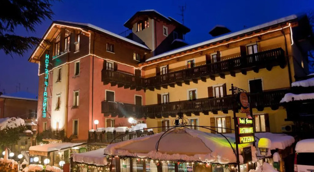 Hotel Firenze, Book Hotel Hoteller i Cimone med pool, Swimmingpool
