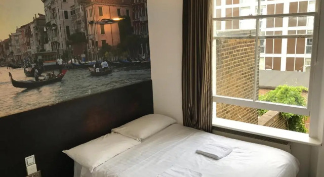 Трёхместный номер Exhibition Court Hotel 4