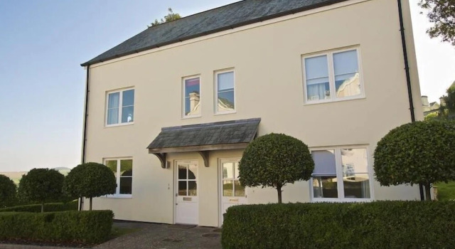 1 Combehaven