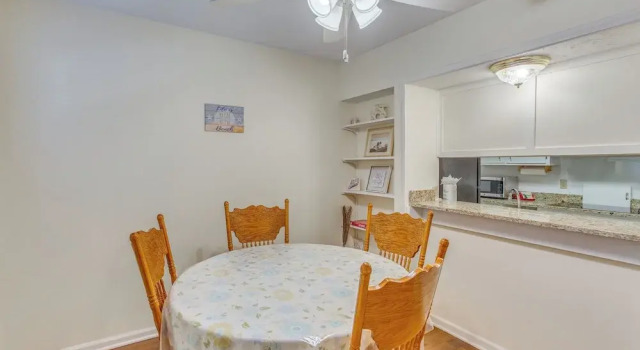 Апартаменты Walk to Myrtle Beach: Townhome w/ Pool Access