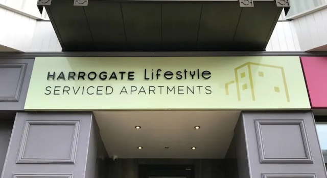 Harrogate Lifestyle Luxury Serviced ApartHotel, Varaa Huoneisto Asunnot kohteessa Merseyside, Huoneisto