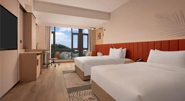 Двухместный номер Deluxe с видом на горы Hilton Garden Inn Maoming Xinyi