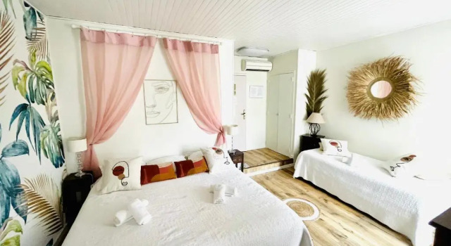 Полулюкс Hotel Des Artistes