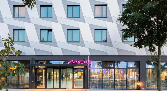 Moxy Berlin Airport, Book Hotel Schönefeld Brandenburg