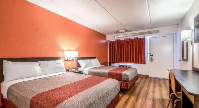 Четырёхместный номер Motel 6-Birmingham, AL
