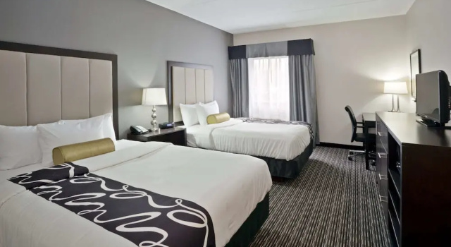 Люкс с 2 комнатами Courtyard by Marriott Detroit Metropolitan Airport Romulus