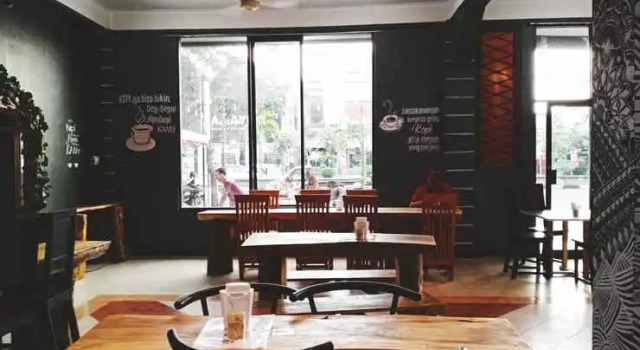 Hotel Ratu, Rezerwuj Hotel Negara Jembrana