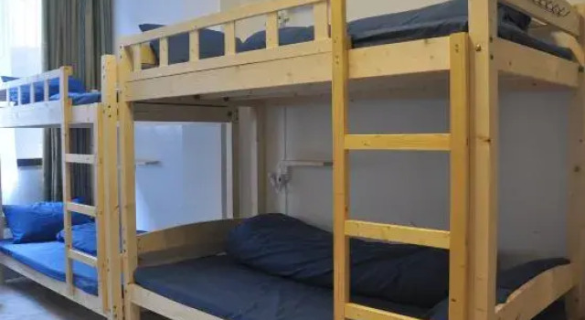 Кровать в общем номере (мужской номер) Dujiangyan Zifeiyu Hostel