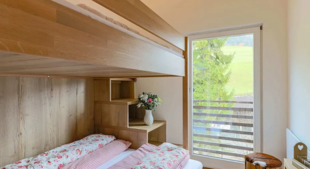 Коттедж с балконом Chalet with 2 apartments in Gasteig in Tyrol