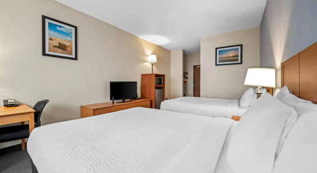 Четырёхместный номер Standard Quality Inn Dubuque on Hwy 20