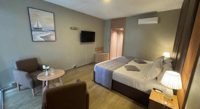 Номер Superior Gold Crest Hotel