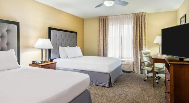 Люкс с 2 комнатами Larkspur Landing Extended Stay Suites St Louis Riverport