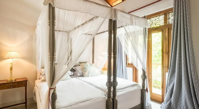A Sophisticated Spacious Beach Villa With 20 Meter Water Slide, Prenota Villa Godauda Southern Province