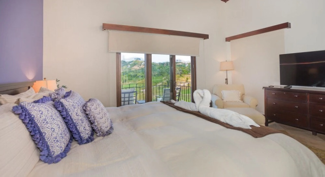 Pristine Bay 4033 4 Bedroom Home by RedAwning