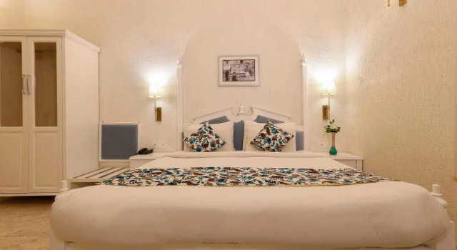 Saroja Heritage, Varanasi, Забронировать Отель Варанаси штат Уттар-Прадеш