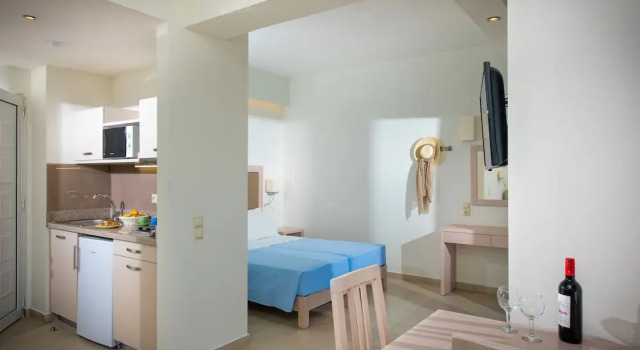 Студия Superior Rainbow Apartments
