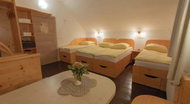 Четырёхместный номер Standard c 1 комнатой с видом на горы Mamas House 7min from Airport