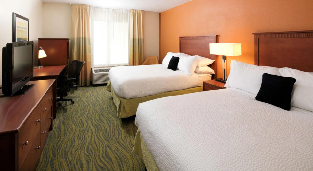Четырёхместный номер Standard Quality Inn Fayetteville near Fort Bragg