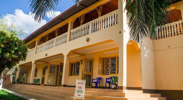 Crown Hotel Hoima