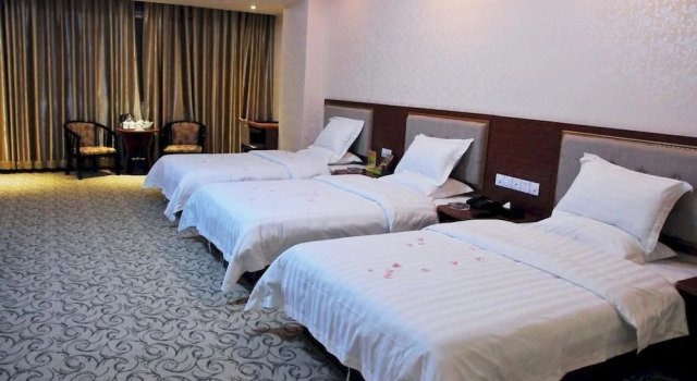 Deyu Business Hotel, Boek Hotel Hotels in Guangdong met parkeren, Parkeren