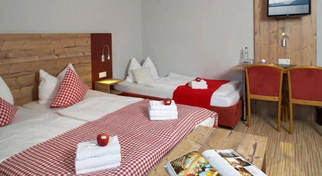 Hotel Restaurant Alpenglück, Varaa Hotelli Hotellit Baijeri pysäköinnillä, Pysäköinti