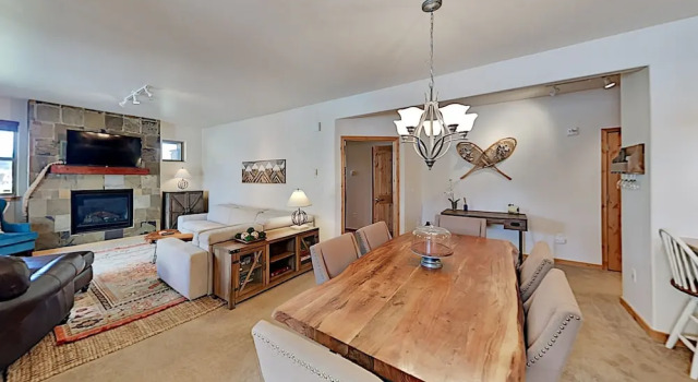 All-suite Main Street : Pool, Hot Tub & Gym 2 Bedroom Condo