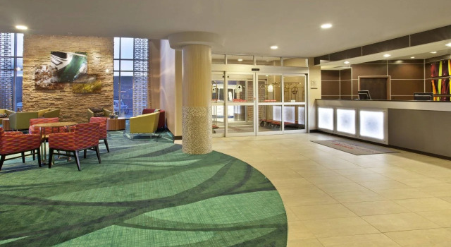 Spring Hill Suites Minneapolis-St. Paul, Varaa Hotelli Hotellit Minnesota pysäköinnillä, Pysäköinti