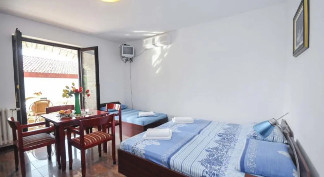 Апартаменты Deluxe с 2 комнатами с видом на сад Apartments Villa Mirjana