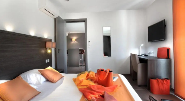 Полулюкс Seventeen Hotel