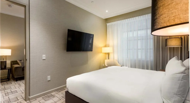 Люкс Royal Sutton Place Hotel Toronto
