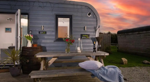 Апартаменты Wheal Tor- Beautifully Fitted Wooden Lodge Helston Cornwall