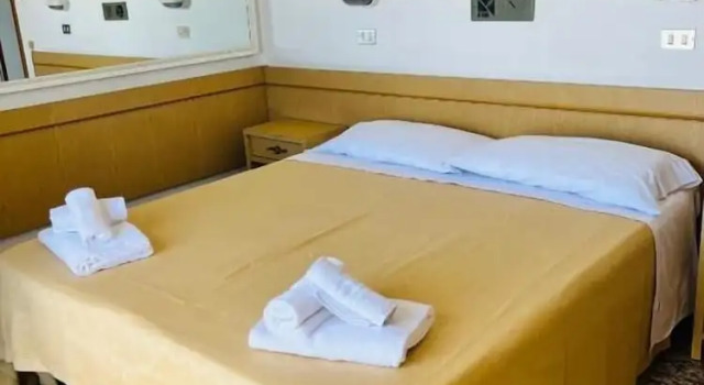 Трёхместный номер Standard с балконом и с видом на море Hotel Columbia Frontemare
