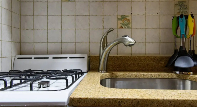 26-2a New Studio Prime 20 s W D Newly Furnished
