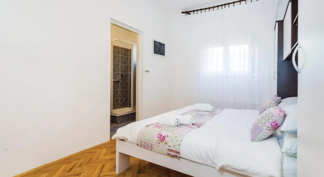 Five-Bedroom Holiday Home In Rovanjska, Забронировать Отель Отели Ясенице 3 звезды, 3*