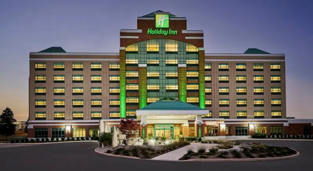 Кровать в общем номере Holiday Inn & Suites Oakville at Bronte by IHG