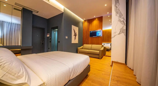 Четырёхместный номер Deluxe Black Diamond Hotel