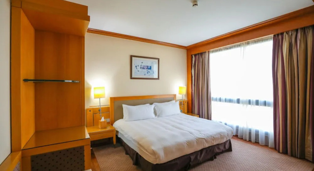 Двухместный клубный номер Standard Crowne Plaza Beirut by IHG