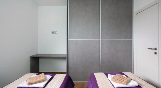 Awesome Home In Peroj With Sauna, Reserva ahora Hotel Hoteles en Peroj con aparcamiento, Aparcamiento