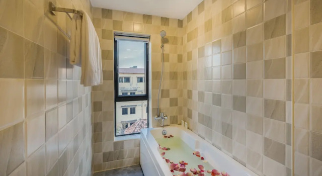 Трёхместный номер Deluxe с балконом и с видом на город Phnom Penh 51 Hotel & Residences