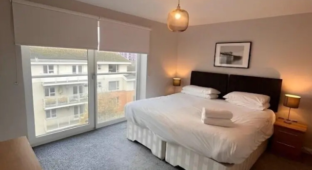 Апартаменты с 2 комнатами с балконом Century Wharf Apartments by Urban Space
