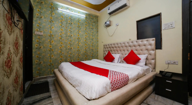 OYO 29674 Shiv Mahima Inn, Забронировать Отель Отели Аллахабад с завтраком, Завтраки